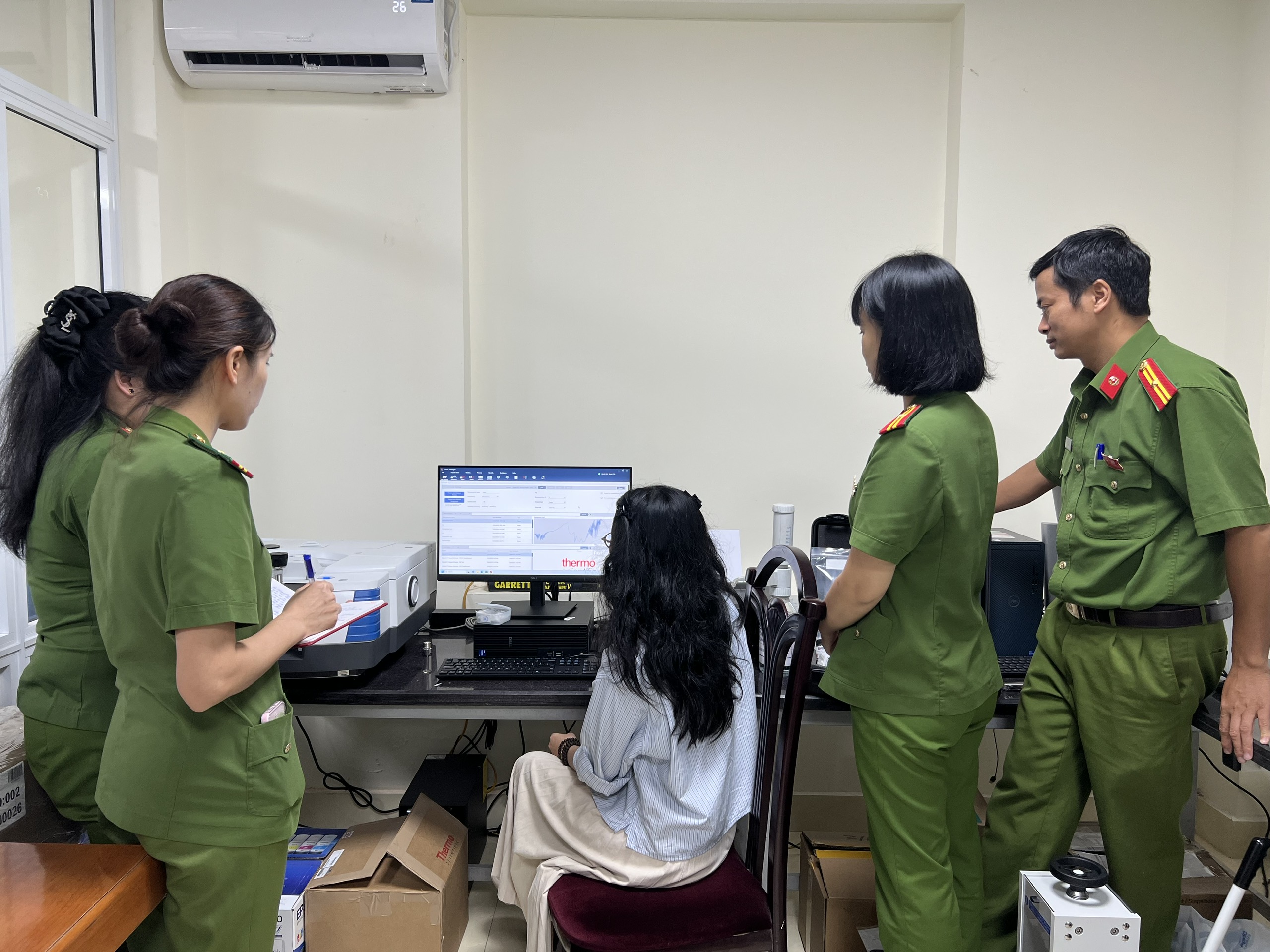 Phòng Kỹ thuật hình sự: Tập huấn, chuyển giao công nghệ máy quang phổ hồng ngoại (FT-IR)